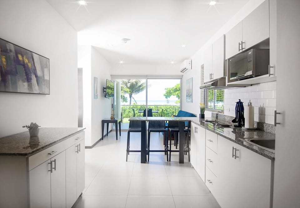 Oceanfront Balcony Condo 2101 | Playa Bejuco + Sunset Views + Pool Apartment in Esterillos Este