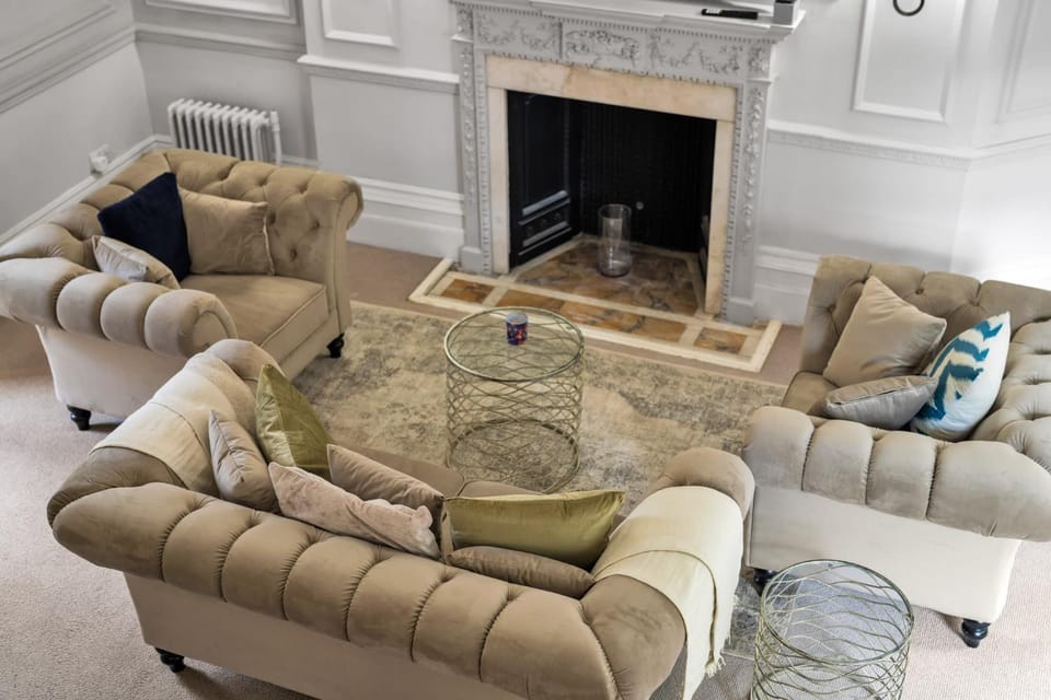 Living room, Seating area