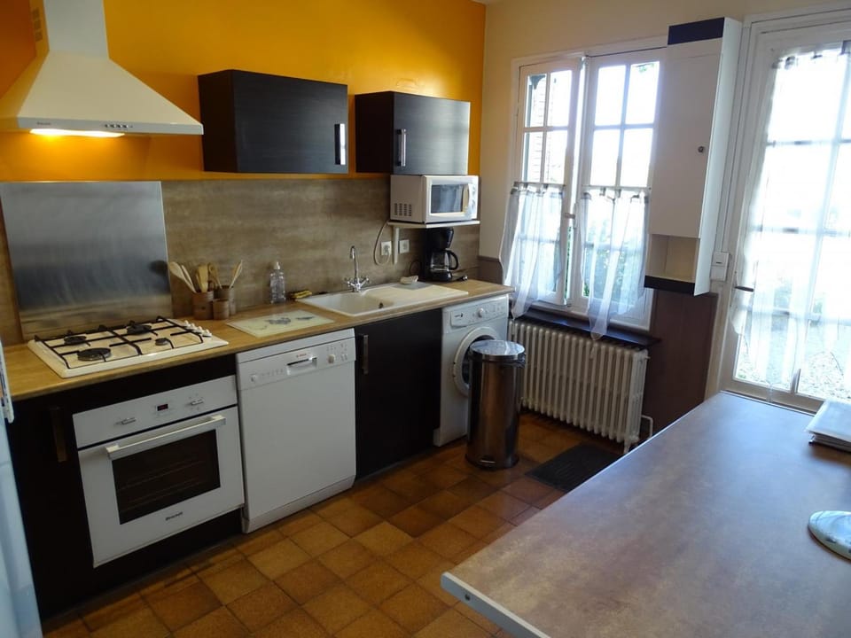 Charmante longère à Pouillé avec jardin et animaux acceptés Country House in Centre-Val de Loire