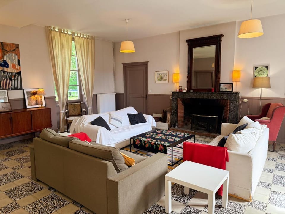 Château familial confortable avec animaux admis - FR-1-491-336 House in Centre-Val de Loire