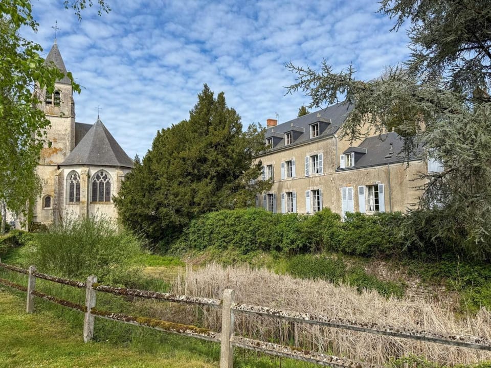 Château familial confortable avec animaux admis - FR-1-491-336 House in Centre-Val de Loire