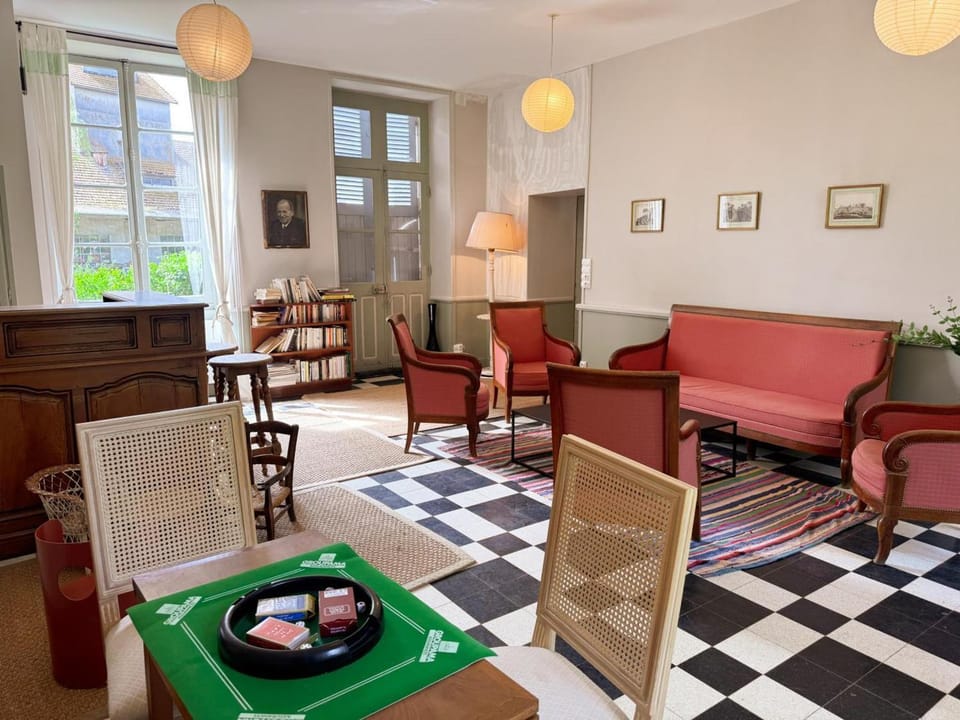 Château familial confortable avec animaux admis - FR-1-491-336 House in Centre-Val de Loire