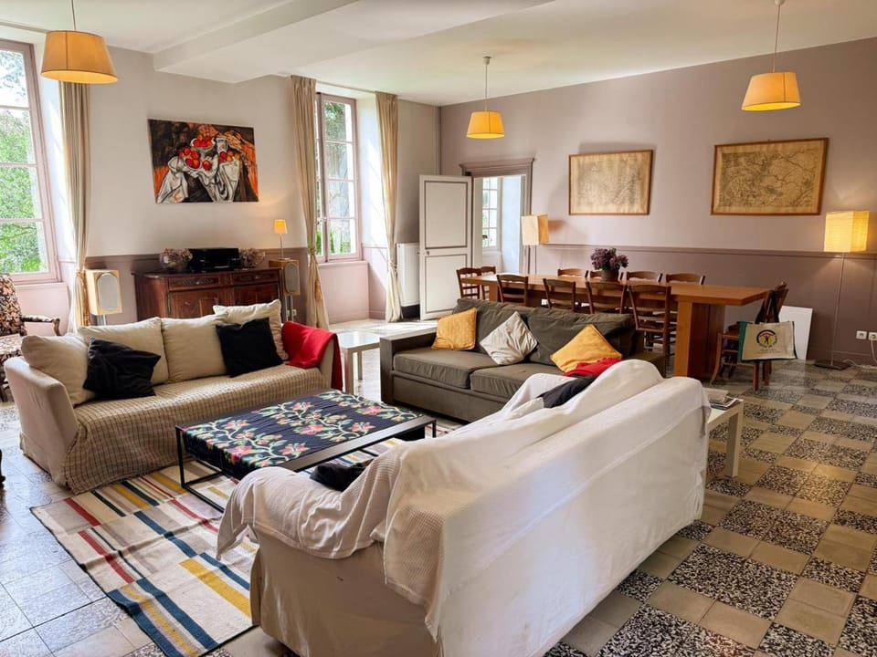 Château familial confortable avec animaux admis - FR-1-491-336 House in Centre-Val de Loire