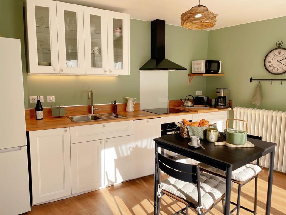 Gîte tout confort pour 6-8 pers, cœur de village, parking privé, jardin clos, proche ZooParc de Beauval - FR-1-491-344 House in Centre-Val de Loire