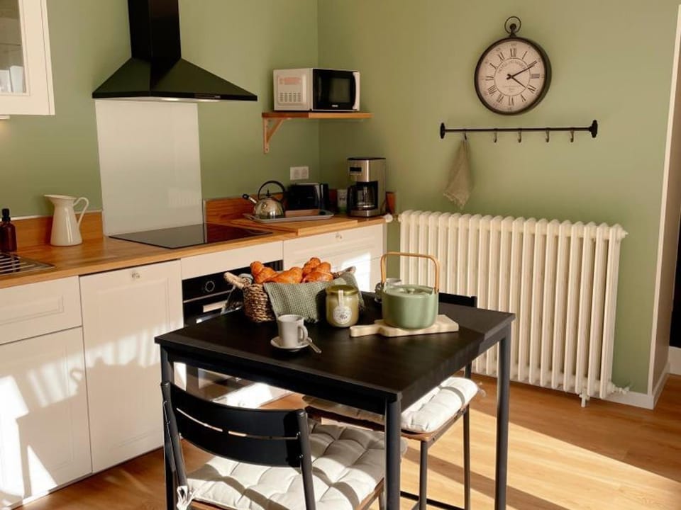 Gîte tout confort pour 6-8 pers, cœur de village, parking privé, jardin clos, proche ZooParc de Beauval - FR-1-491-344 House in Centre-Val de Loire