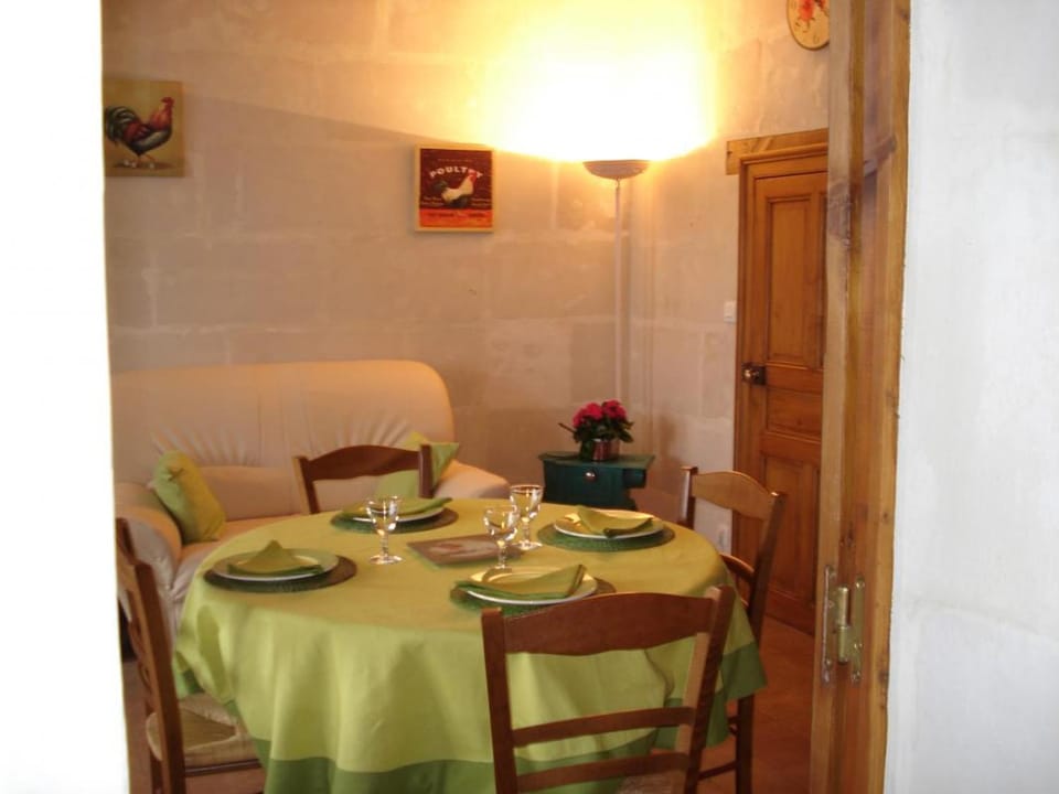 Maison Champêtre Restaurée avec WIFI et Cheminées - FR-1-491-369 House in Centre-Val de Loire
