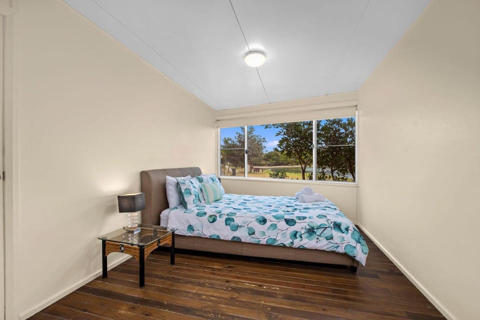 Lobster Cottage - best view in Sawtell with charm House in Middle Arm