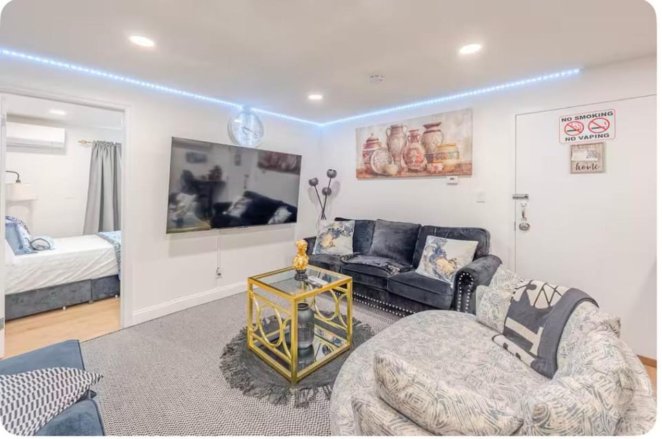 TV and multimedia, Living room, Photo of the whole room, Seating area