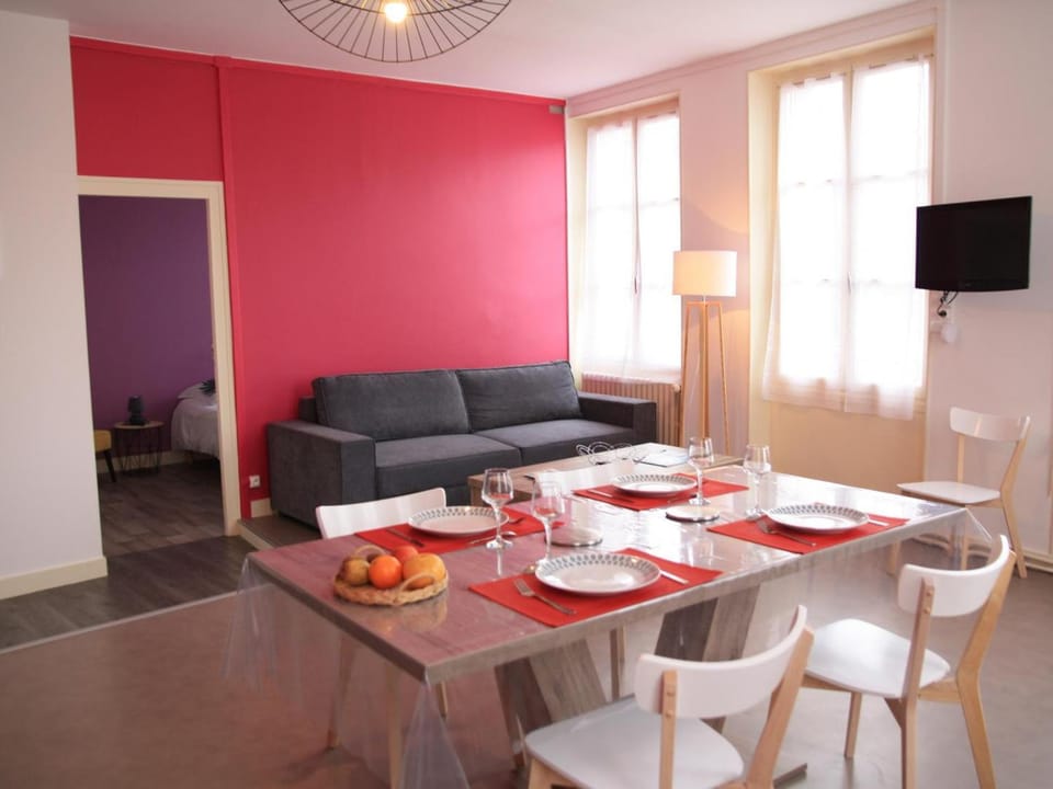Gîte familial spacieux, idéal pour nature et randonnées - 3 chambres, jardin clos, équipement complet - FR-1-491-385 House in Centre-Val de Loire