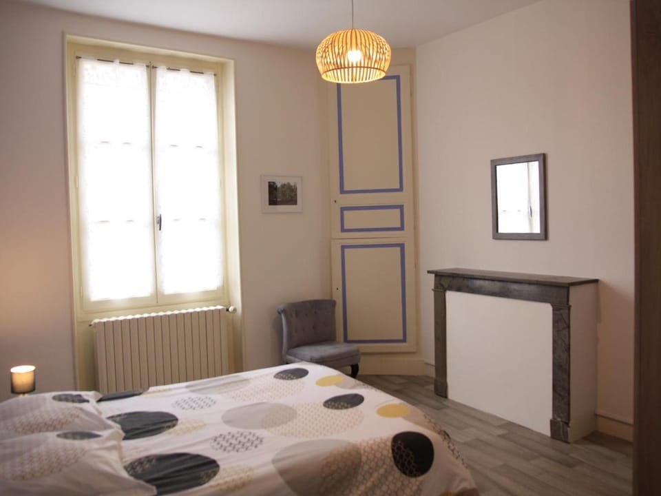 Gîte familial spacieux, idéal pour nature et randonnées - 3 chambres, jardin clos, équipement complet - FR-1-491-385 House in Centre-Val de Loire