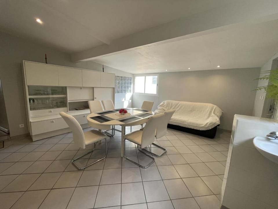 Maison plain-pied 3 ch avec sdb privatives, cour et jardin, proche Blois et châteaux de la Loire - FR-1-491-424 House in Centre-Val de Loire
