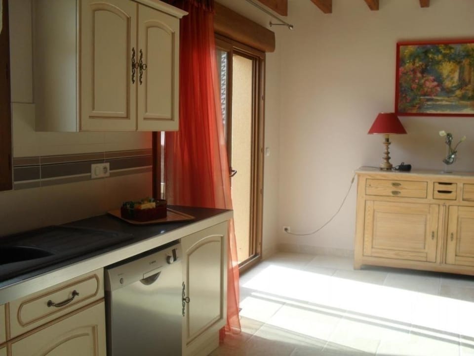 Maison spacieuse en Sologne avec grand jardin, proche randonnée, terrasse, parking privé - FR-1-491-437 House in Centre-Val de Loire