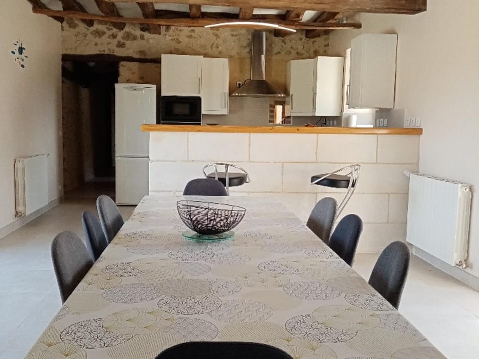 Maison de Campagne Confortable avec Cheminée et Jardin - FR-1-491-432 House in Centre-Val de Loire