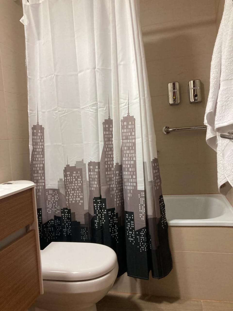 Toilet, towels