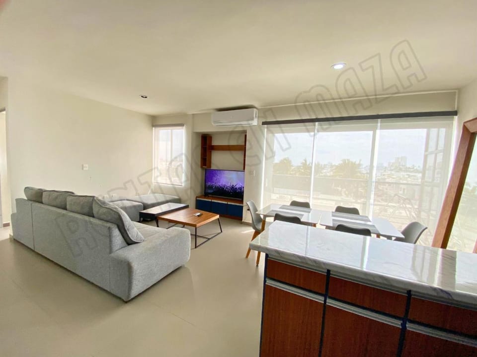 Communal lounge/ TV room, TV and multimedia, Living room