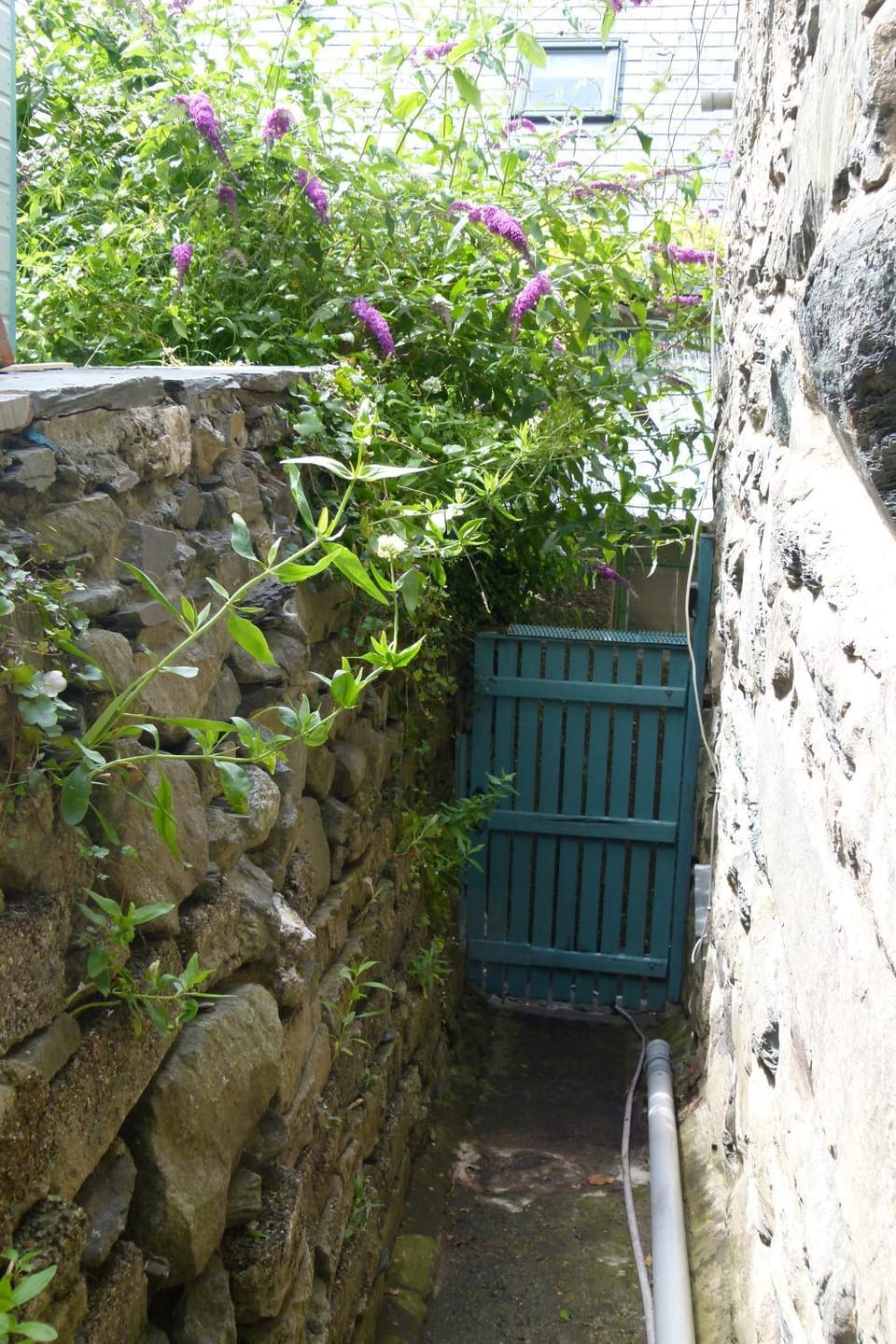 2-Bedroom cottage in Barmouth old town with sea views House in Barmouth