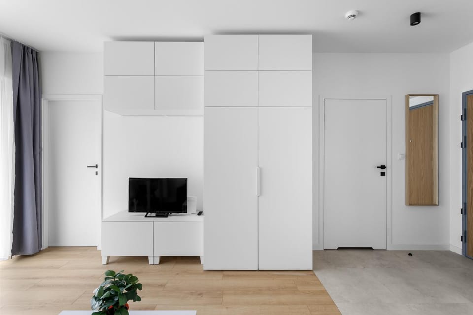 TV and multimedia, Evening entertainment, wardrobe
