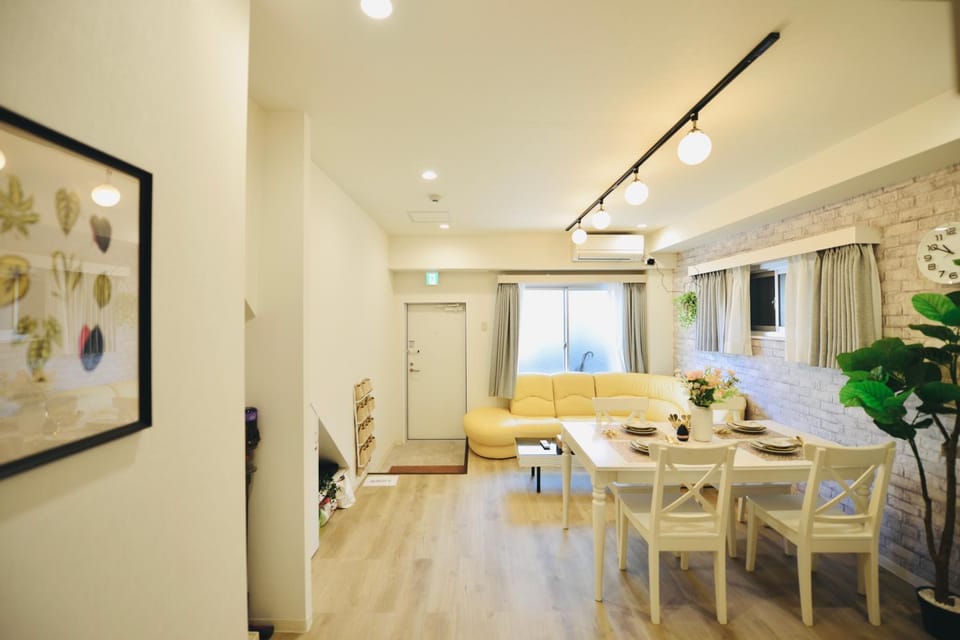 Living room, Dining area, air conditioner