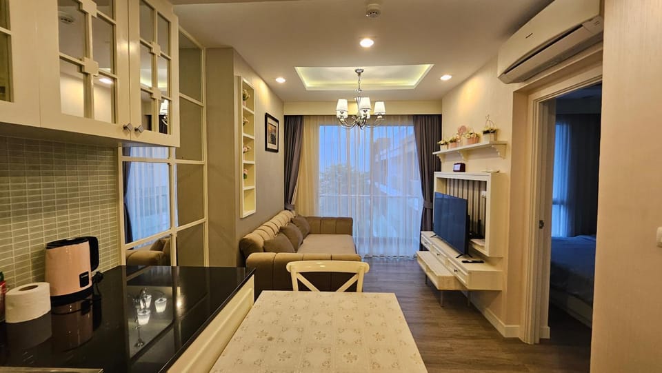 The Blu X Seaview F6 R156 Apartment in Chon Buri Changwat