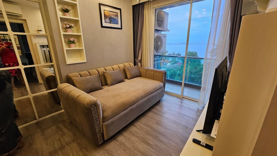 The Blu X Seaview F6 R156 Apartment in Chon Buri Changwat