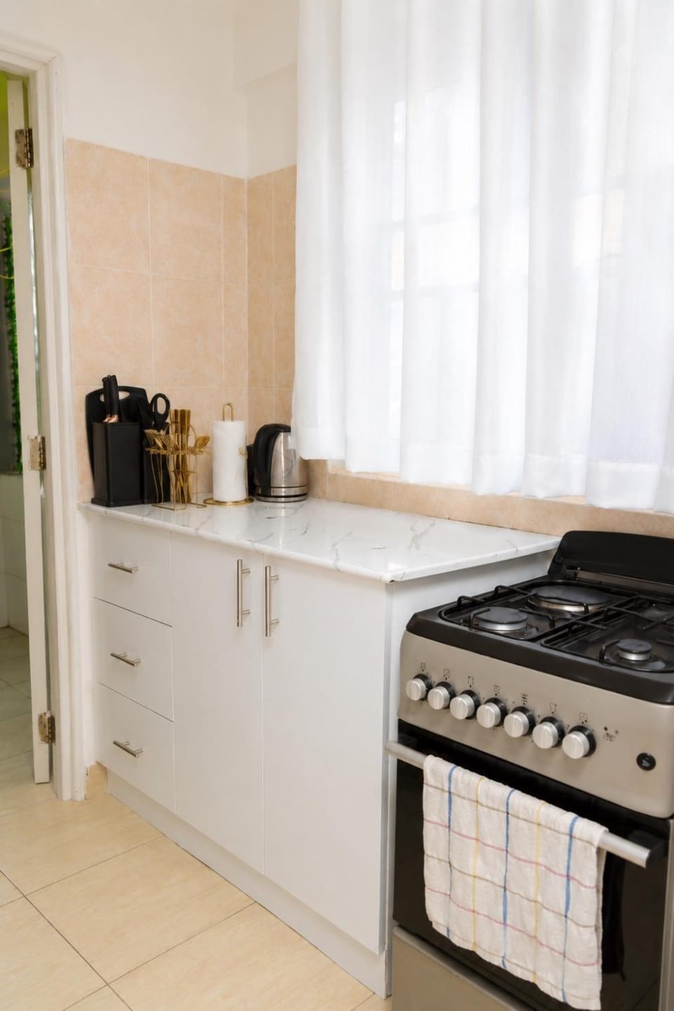 Coffee/tea facilities, Kitchen or kitchenette, pet friendly, stove, toaster