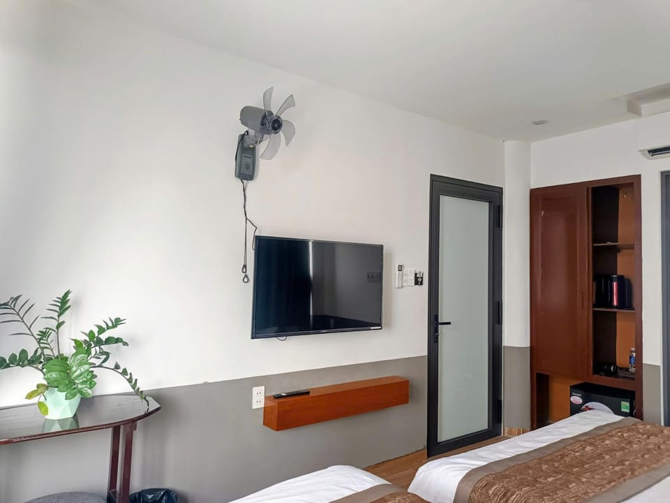 Phương Đông Huế Homestay Hotel in Laos