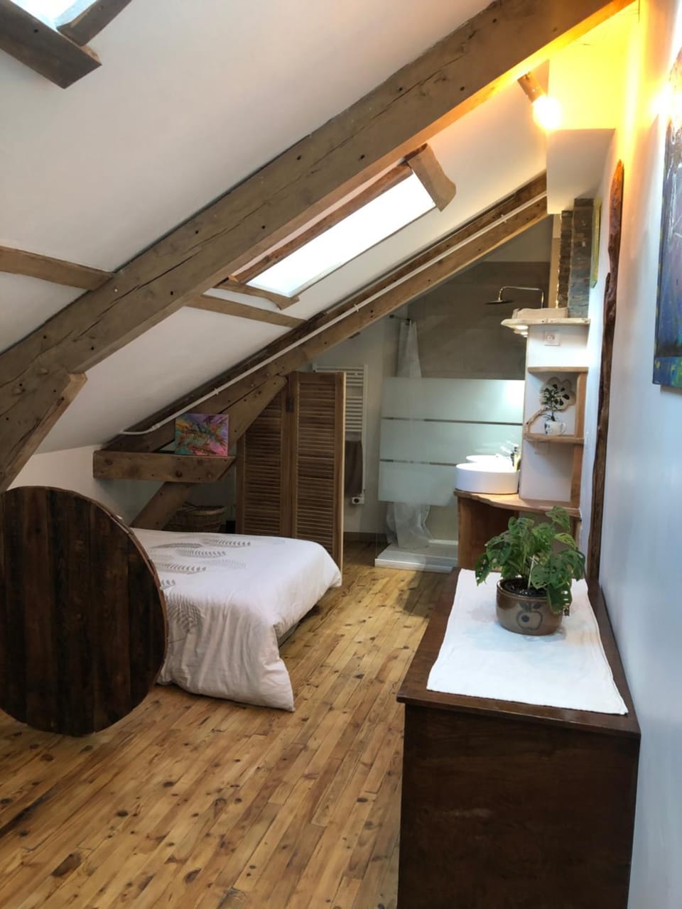 Photo of the whole room