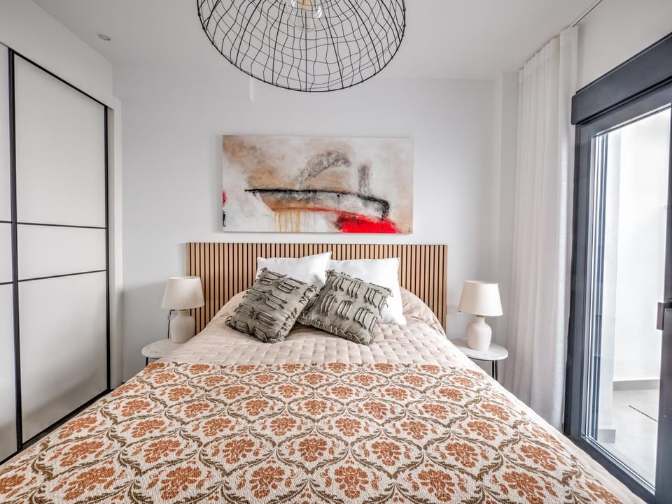 Bed, Photo of the whole room, Bedroom