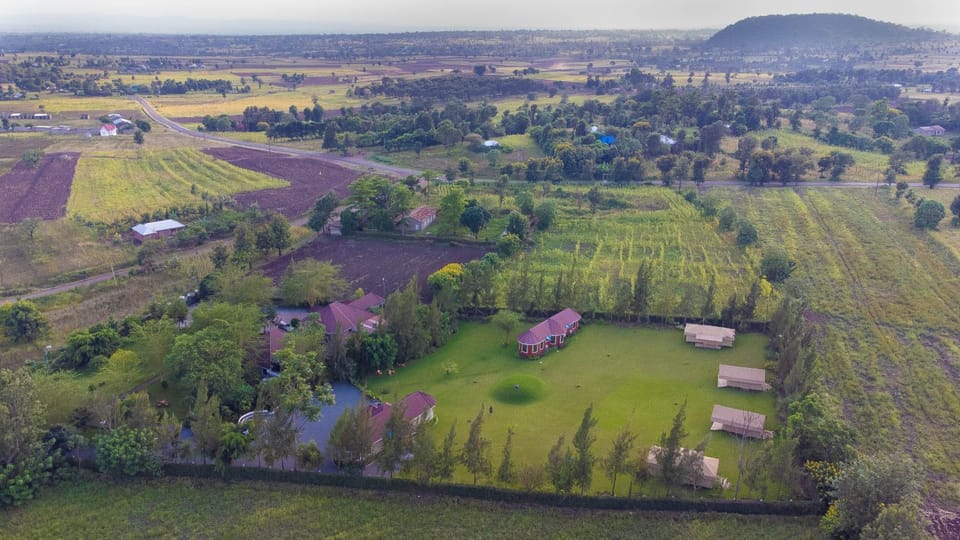 Nearby landmark, Natural landscape, Mountain view