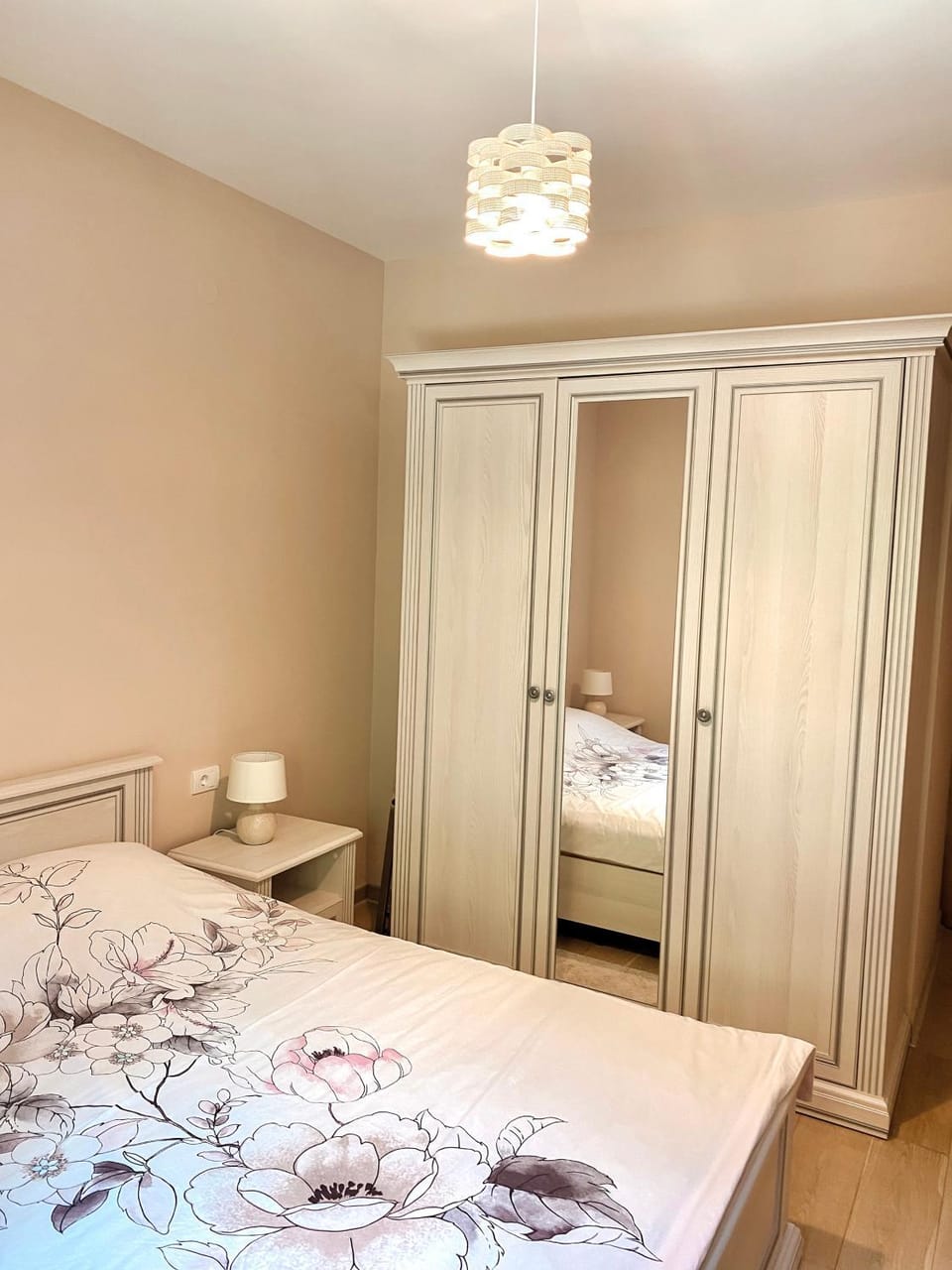 Bed, Photo of the whole room, Bedroom, wardrobe