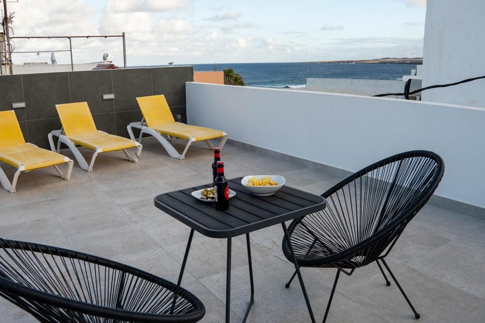 View (from property/room), Balcony/Terrace, Balcony/Terrace, Seating area, sunbed