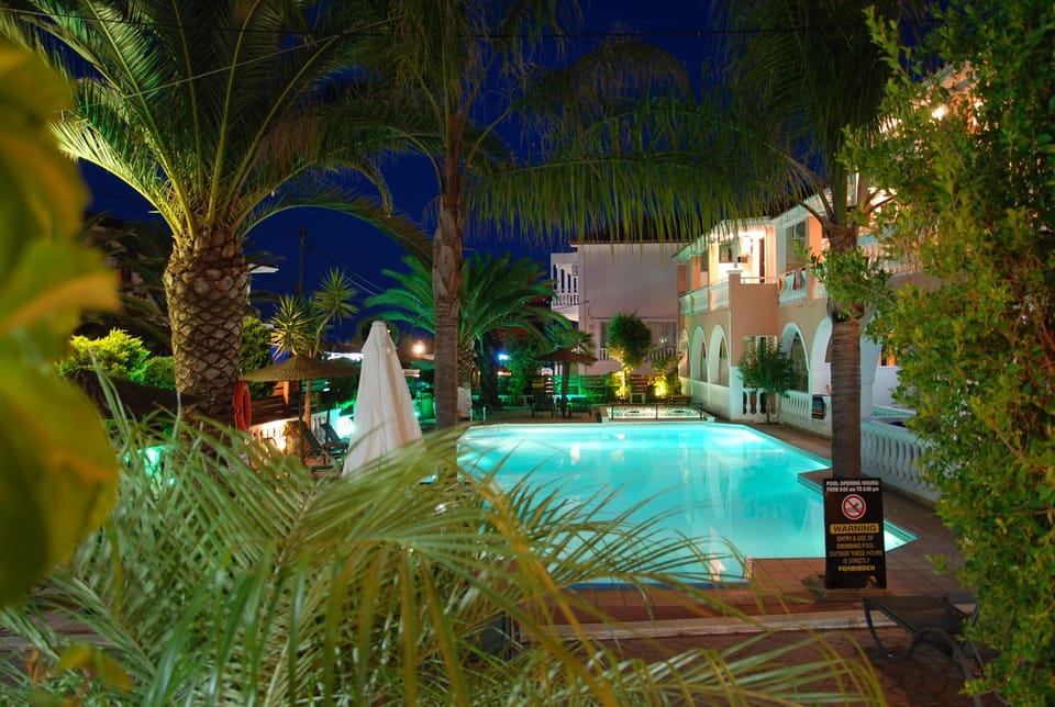 Property building, Summer, Swimming pool