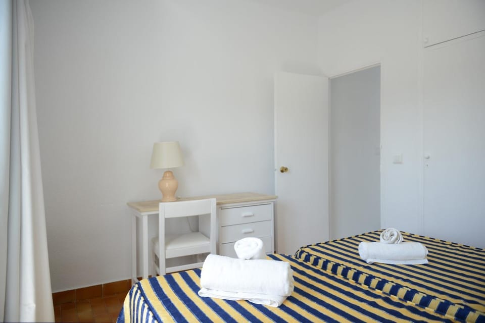 Property building, Living room, Bedroom