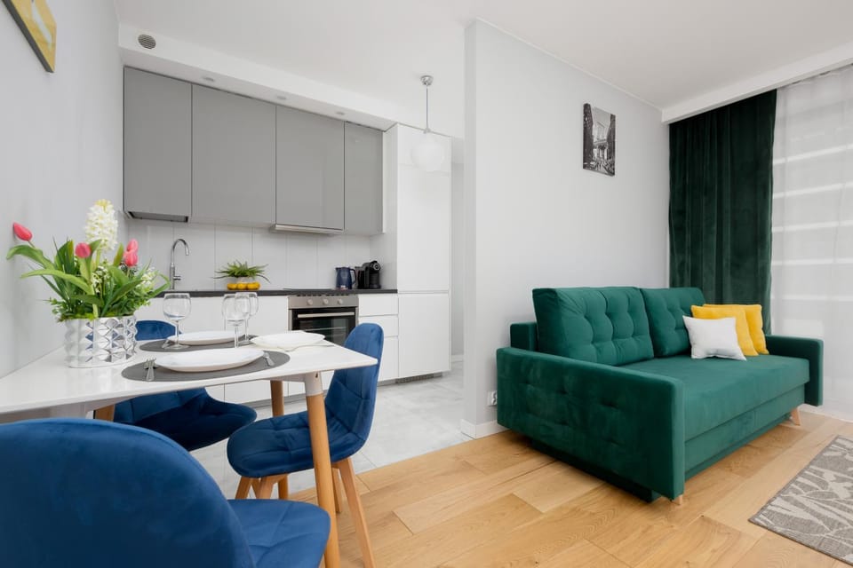 Kitchen or kitchenette, Living room, Seating area, Dining area, stove