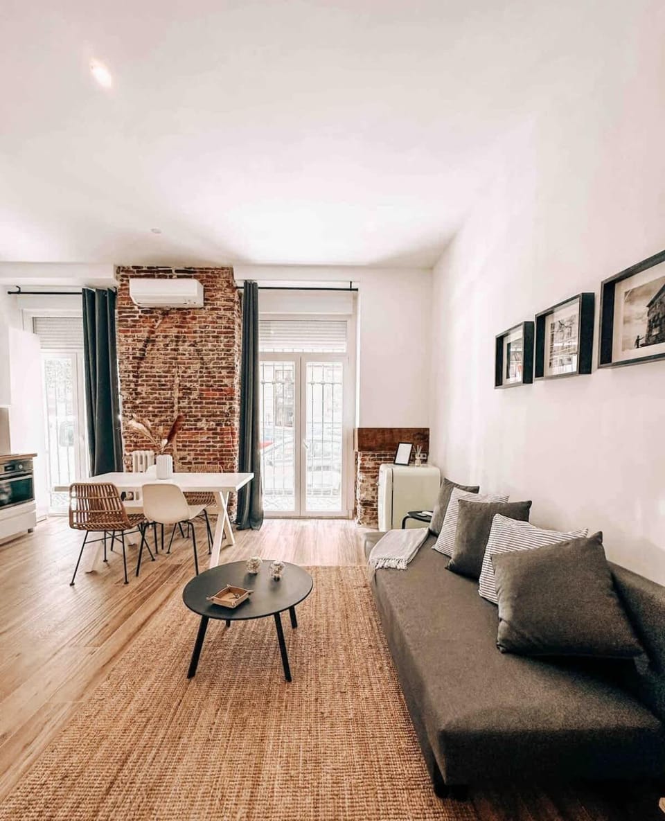 Nice studio in Lavapies, downtown Madrid Apartment in Centro