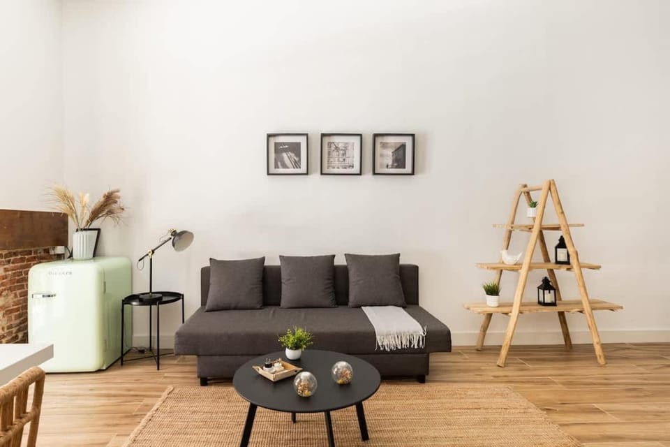 Nice studio in Lavapies, downtown Madrid Apartment in Centro