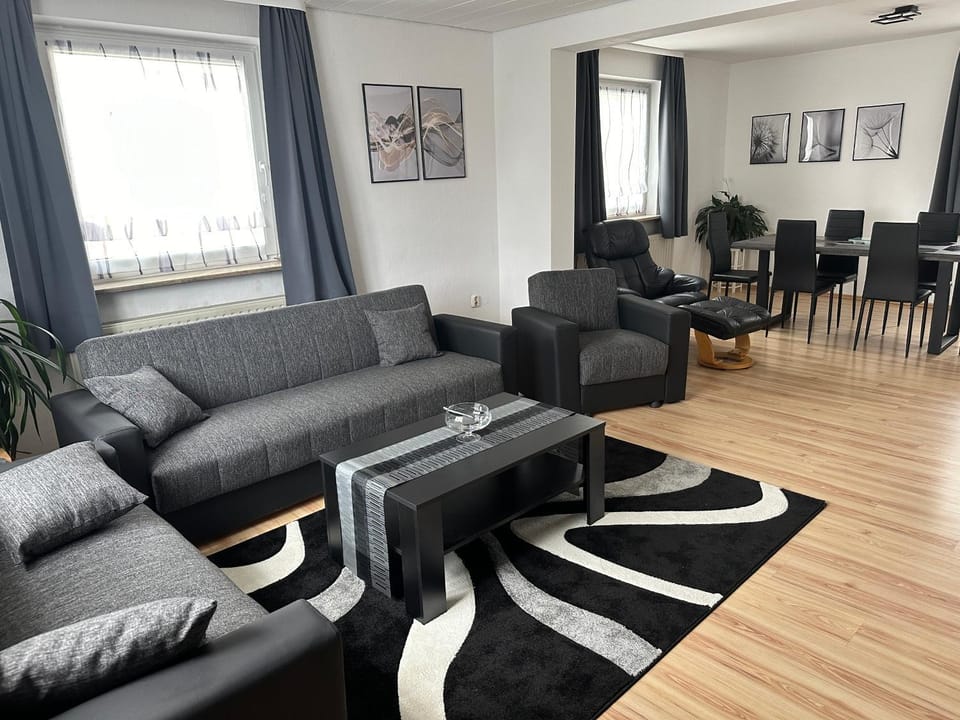 Living room, Seating area