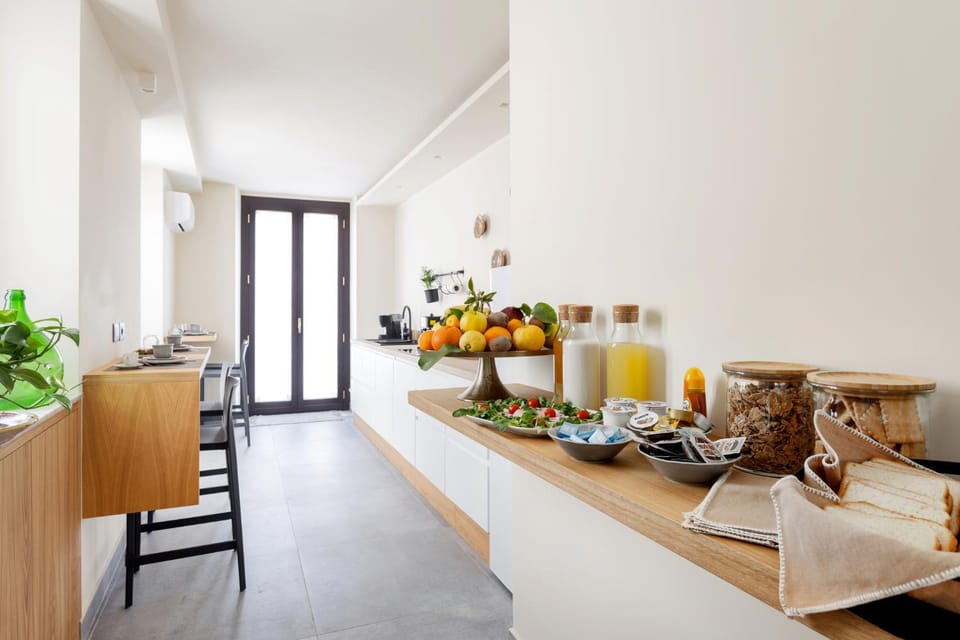 Dining area, Buffet breakfast