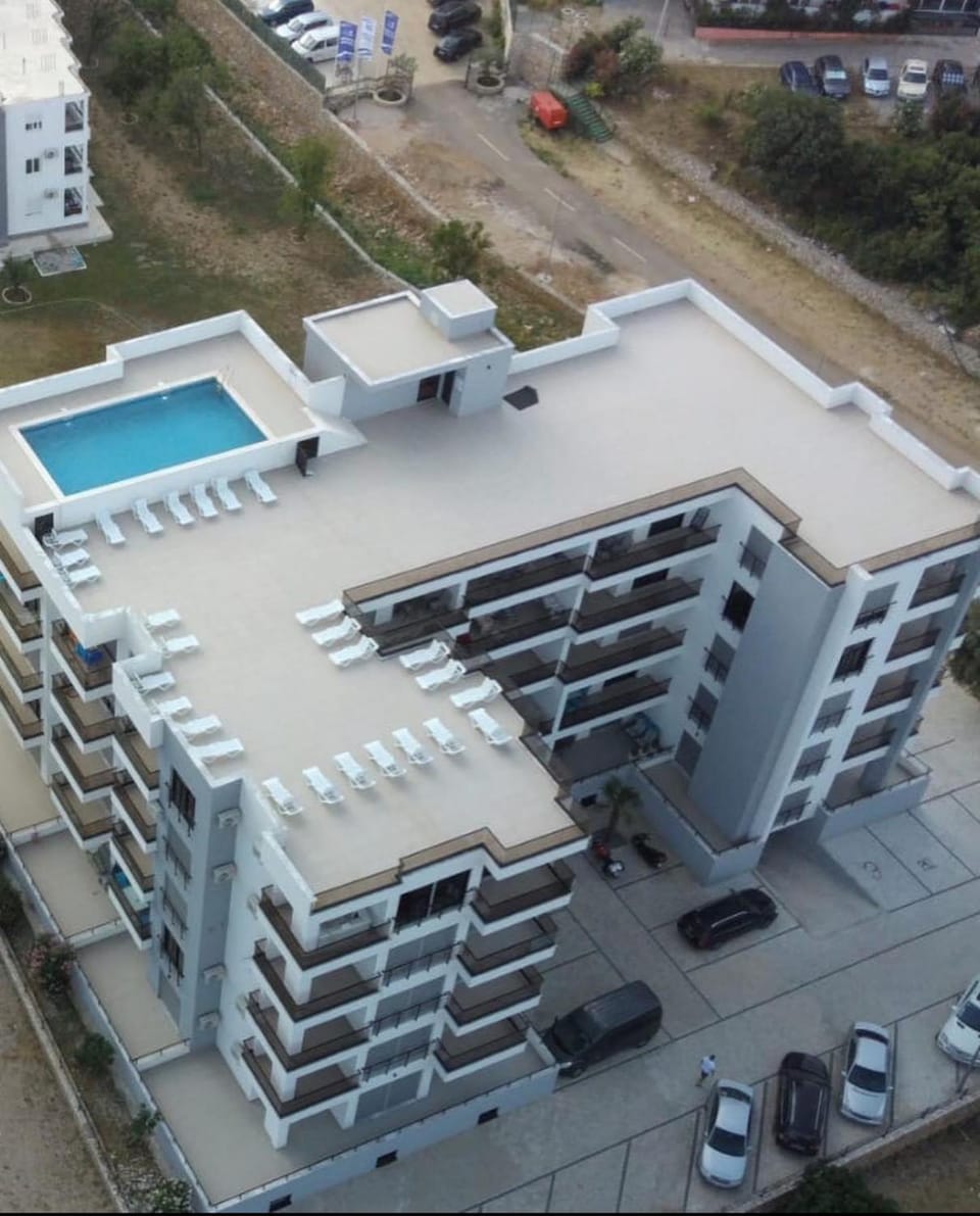 Property building, Bird's eye view, Pool view, Parking