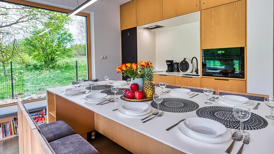 Coffee/tea facilities, Kitchen or kitchenette, Dining area, pet friendly