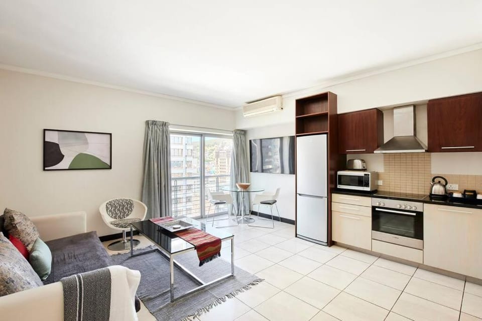 Icon City Centre - No Load Shedding! Apartment in Cape Town