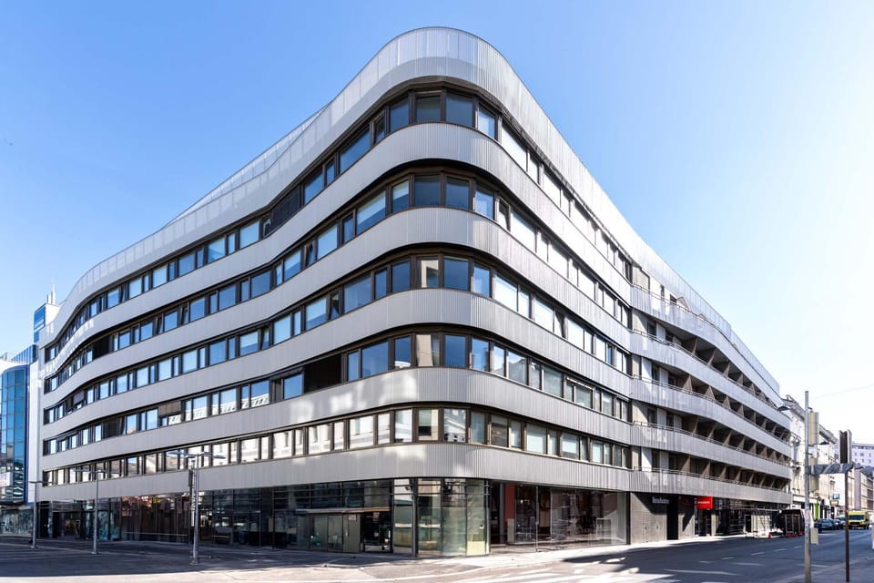 Property building, Location