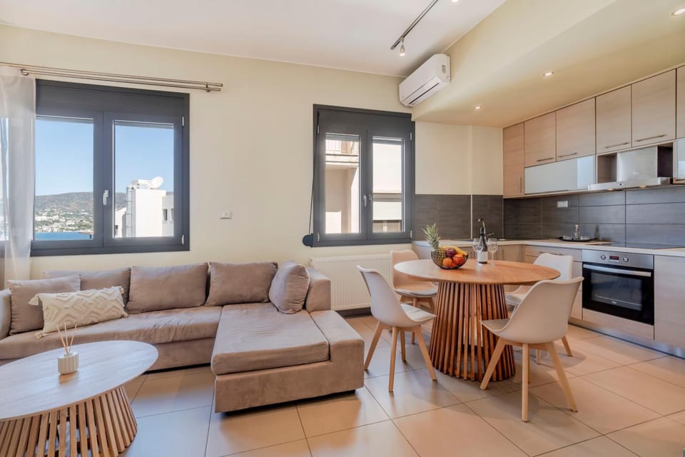 Kitchen or kitchenette, Living room, Seating area, Dining area, pet friendly