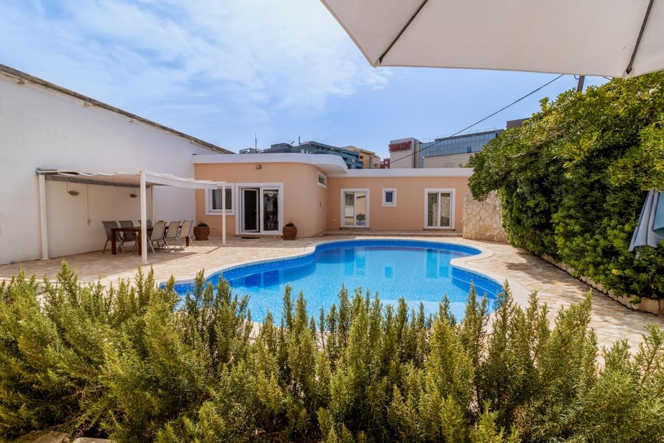 VILLA DALLA SPLIT With Swimming Pool House in Split