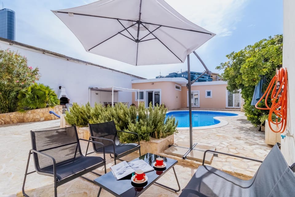 VILLA DALLA SPLIT With Swimming Pool House in Split
