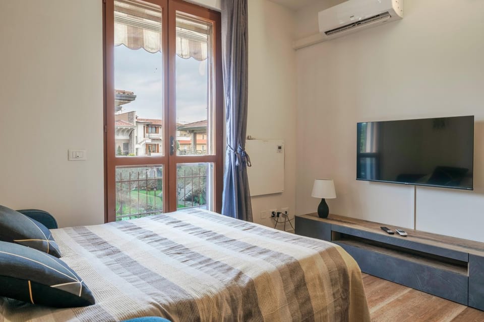 TV and multimedia, air conditioner