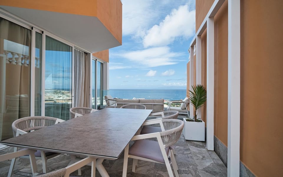Vila Ocean View, Private Jacuzzi, AC Villa in Costa Adeje