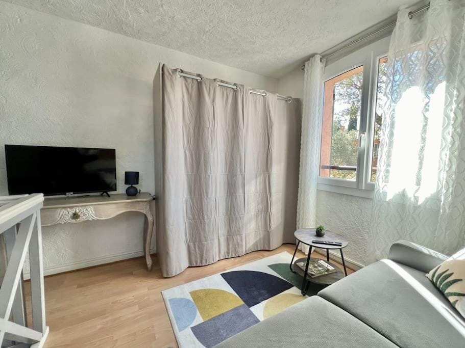 Studio duplex proche mer gare commerce Apartment in Saint-Raphael