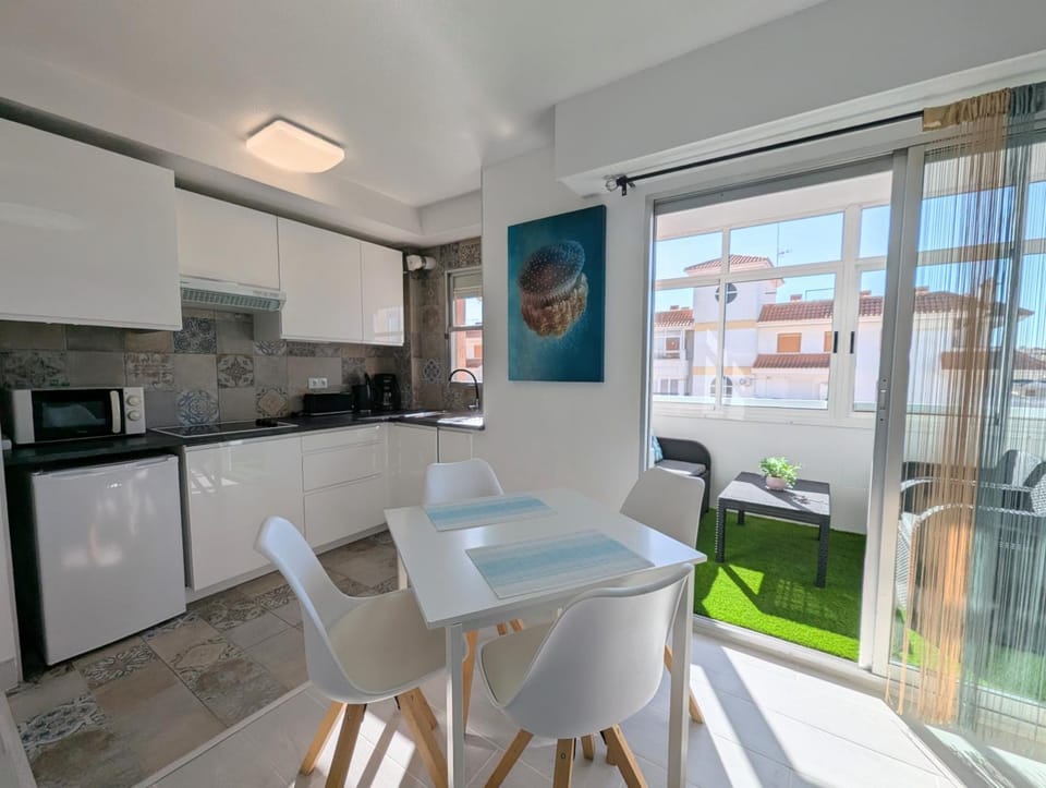Property building, Kitchen or kitchenette, Living room