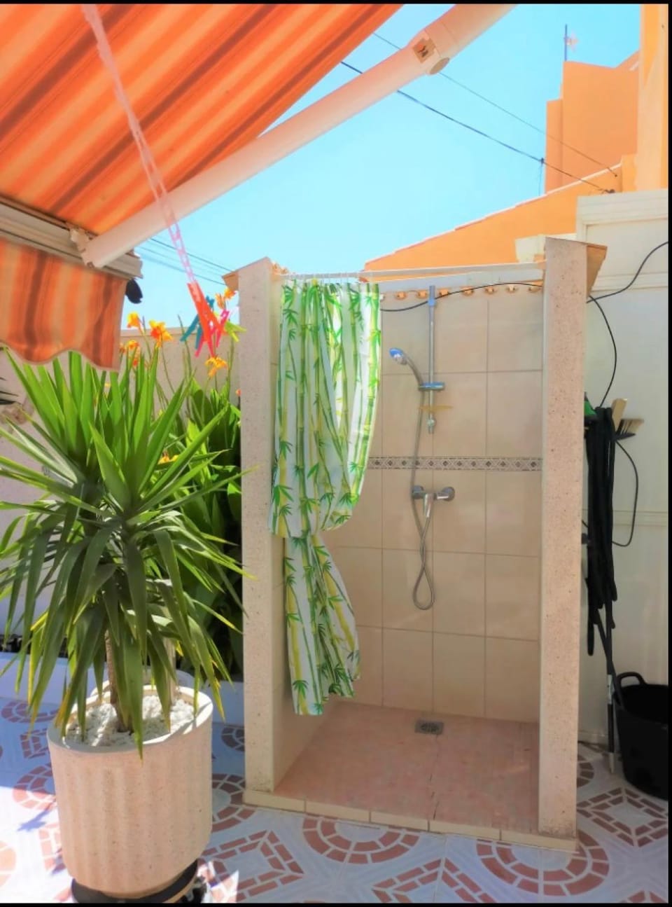 Bathroom, Living room